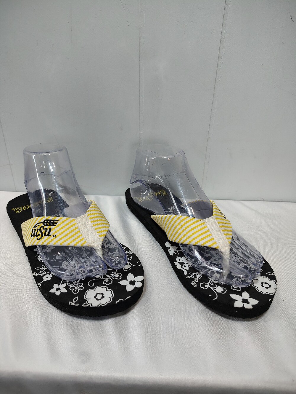 WSU Shockers‎ Flip Flop Sandals Black size 7/8 Collegiate Kansas Basketball